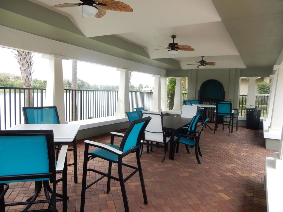 В аренду: $2,600 (2 спален, 2 ванн, 1357 Квадратных фут)