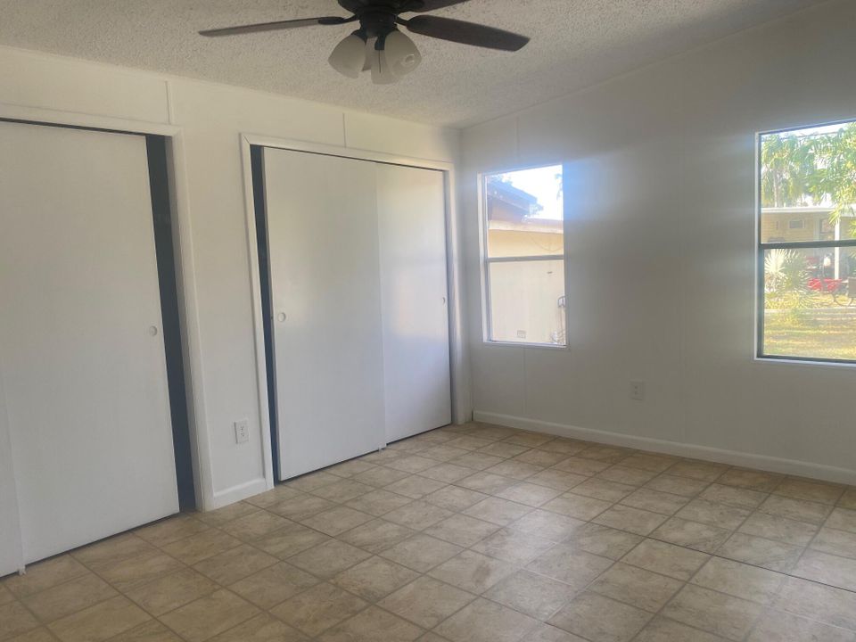For Rent: $2,300 (2 beds, 3 baths, 986 Square Feet)