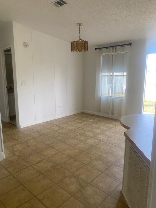 For Rent: $2,300 (2 beds, 3 baths, 986 Square Feet)