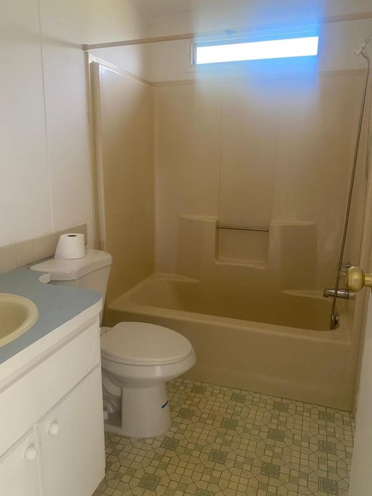 For Rent: $2,300 (2 beds, 3 baths, 986 Square Feet)