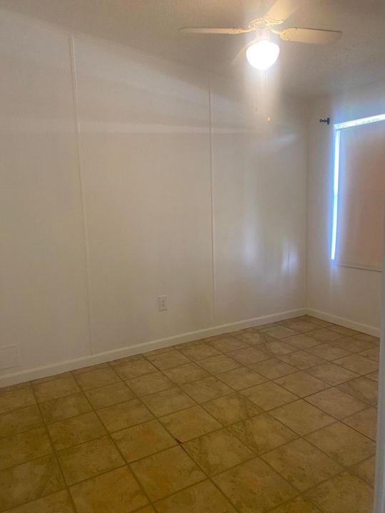 For Rent: $2,300 (2 beds, 3 baths, 986 Square Feet)