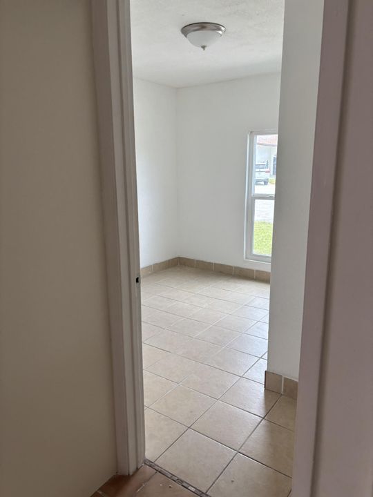 В аренду: $3,490 (5 спален, 3 ванн, 1783 Квадратных фут)