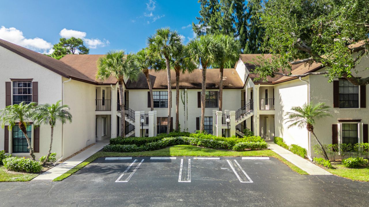 For Sale: $249,000 (3 beds, 2 baths, 1396 Square Feet)