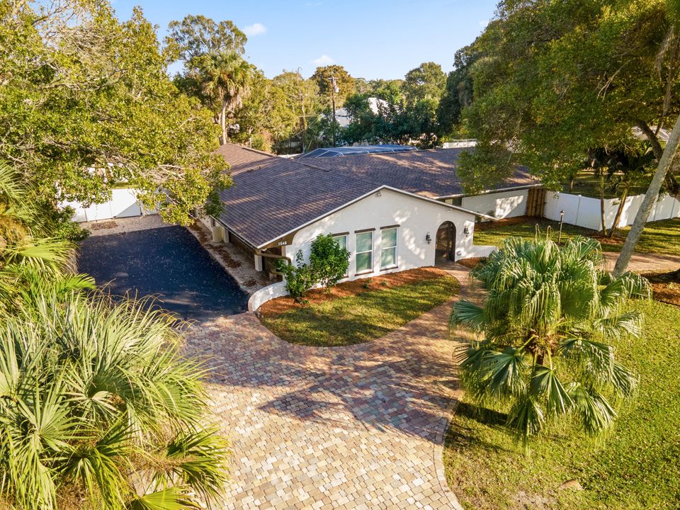 For Sale: $548,000 (4 beds, 3 baths, 1992 Square Feet)