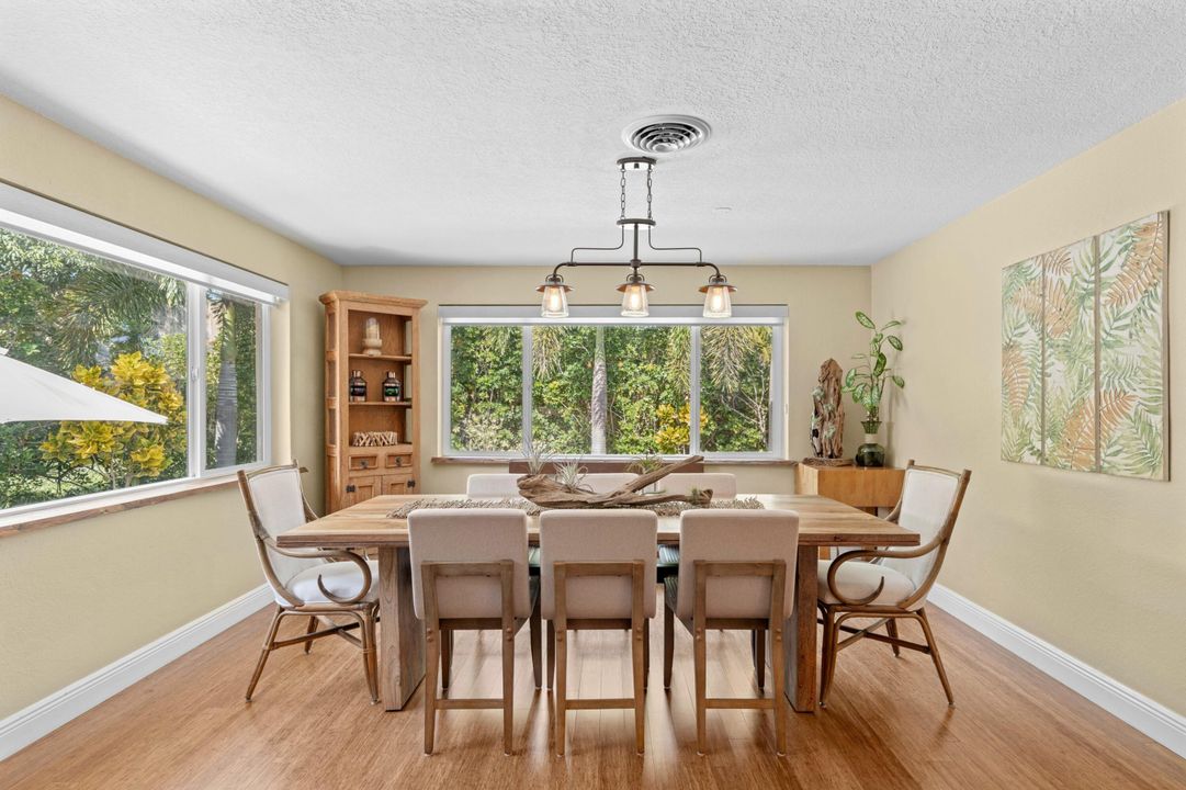 На продажу: $979,000 (3 спален, 2 ванн, 1948 Квадратных фут)