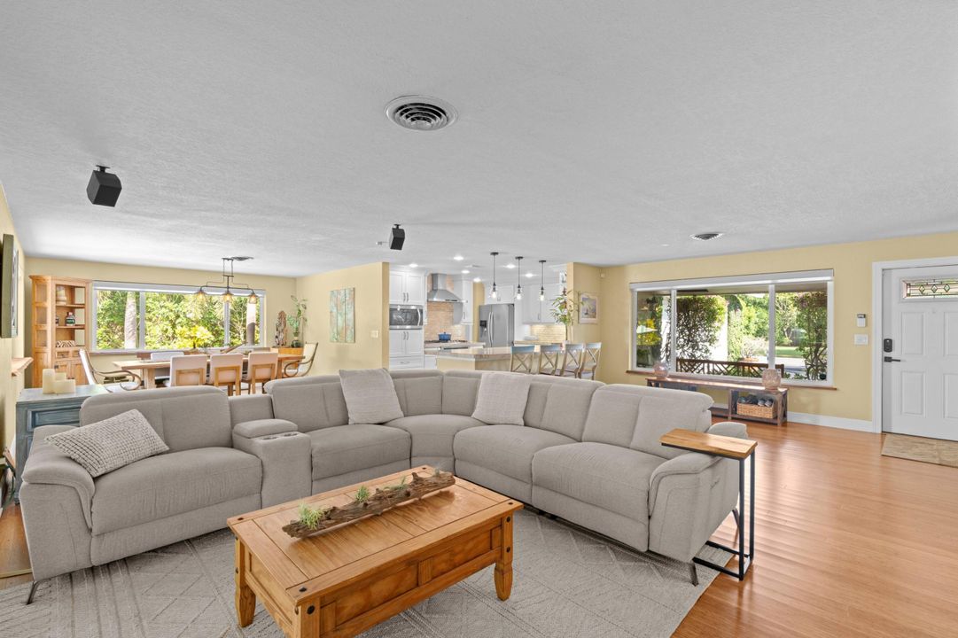 На продажу: $979,000 (3 спален, 2 ванн, 1948 Квадратных фут)