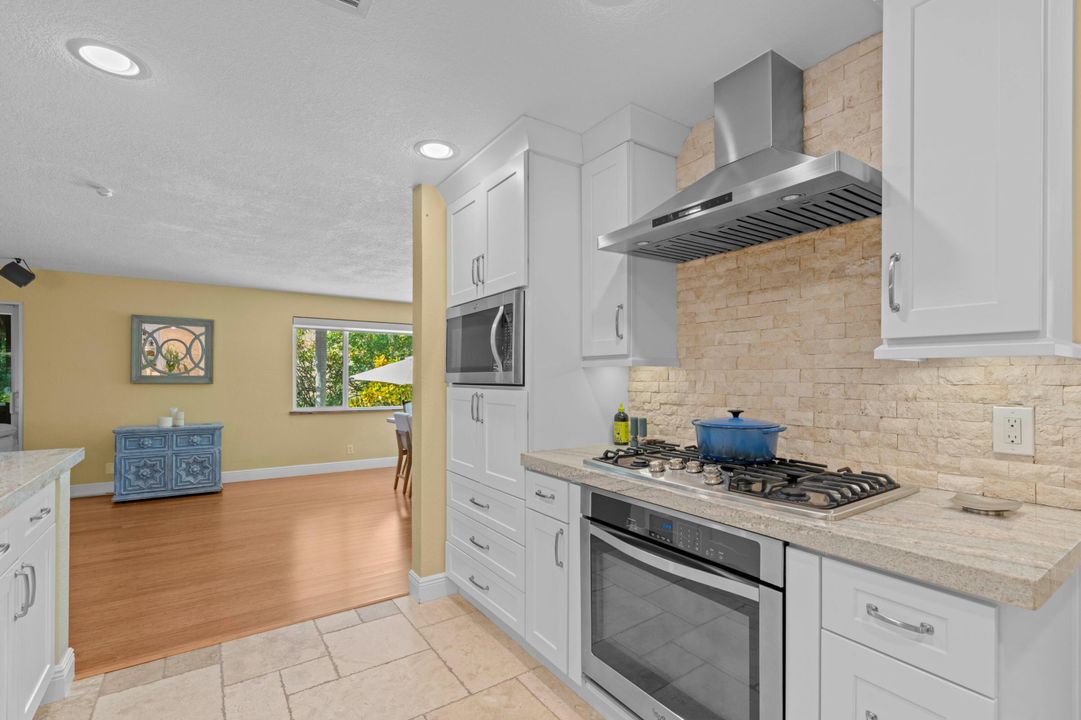 На продажу: $979,000 (3 спален, 2 ванн, 1948 Квадратных фут)