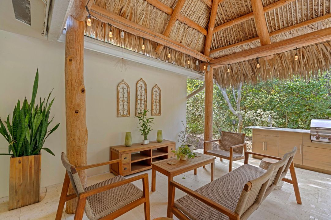 На продажу: $979,000 (3 спален, 2 ванн, 1948 Квадратных фут)