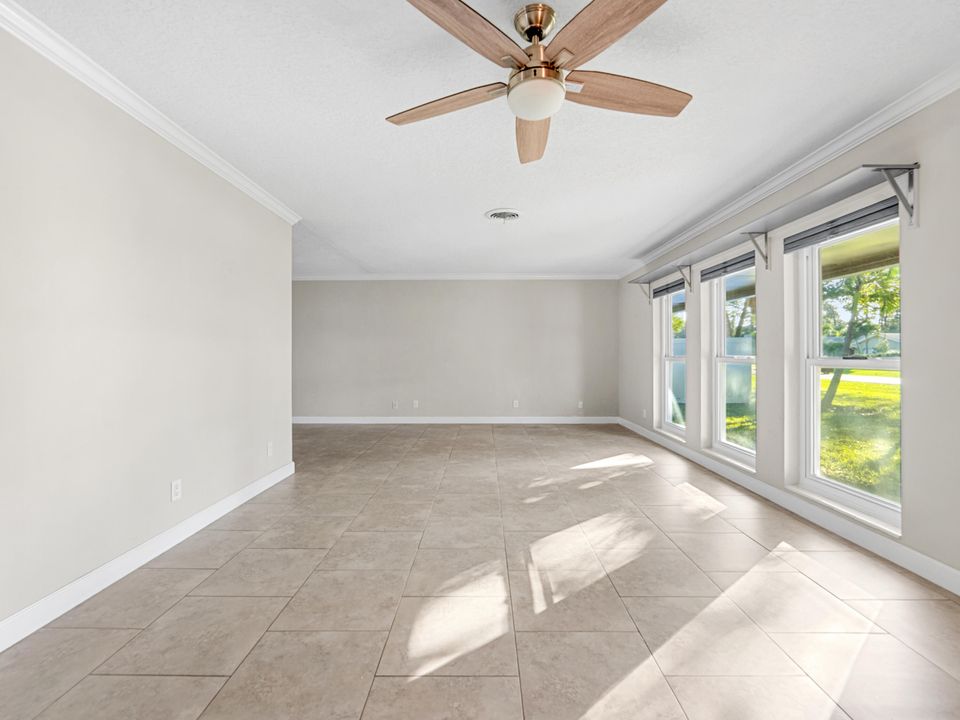 For Sale: $548,000 (4 beds, 3 baths, 1992 Square Feet)