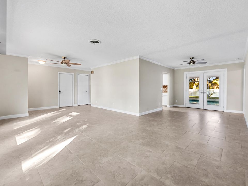 For Sale: $548,000 (4 beds, 3 baths, 1992 Square Feet)