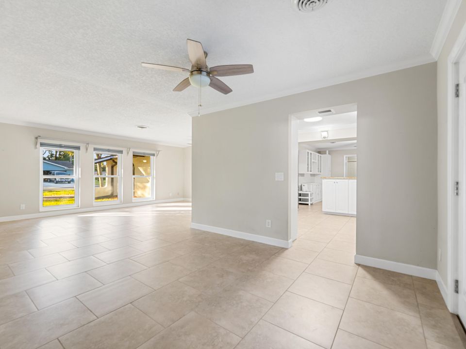 For Sale: $548,000 (4 beds, 3 baths, 1992 Square Feet)