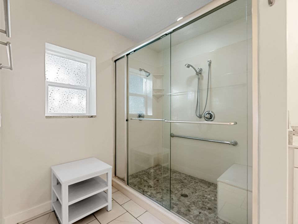 For Sale: $548,000 (4 beds, 3 baths, 1992 Square Feet)