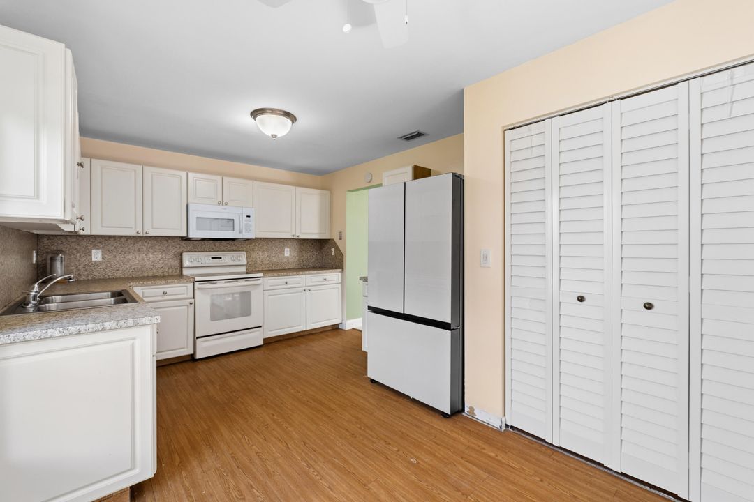 For Rent: $2,300 (3 beds, 2 baths, 1396 Square Feet)