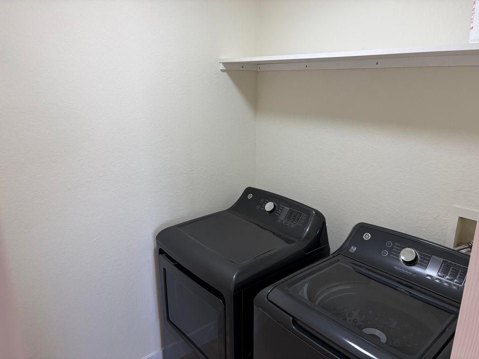 В аренду: $2,850 (2 спален, 1 ванн, 995 Квадратных фут)