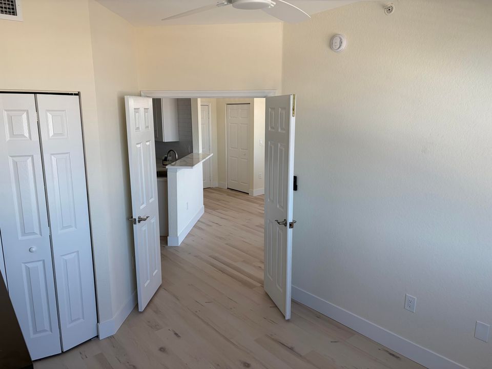 В аренду: $2,850 (2 спален, 1 ванн, 995 Квадратных фут)