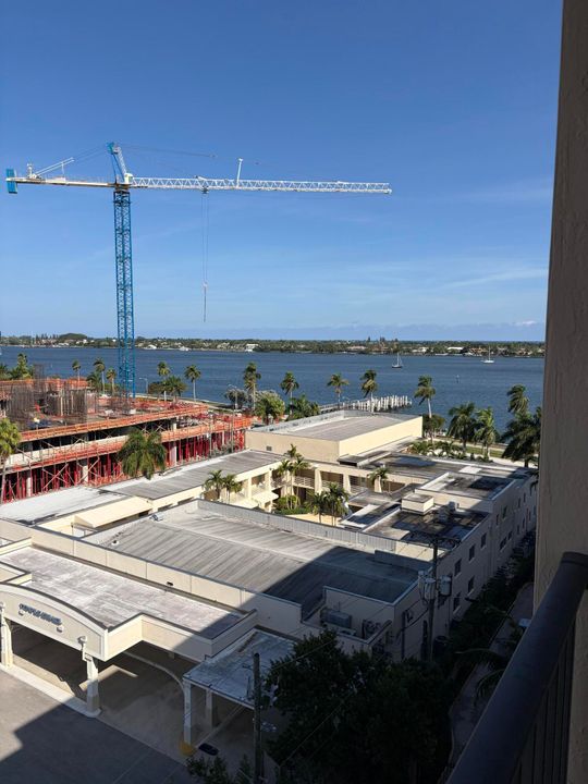 В аренду: $2,850 (2 спален, 1 ванн, 995 Квадратных фут)