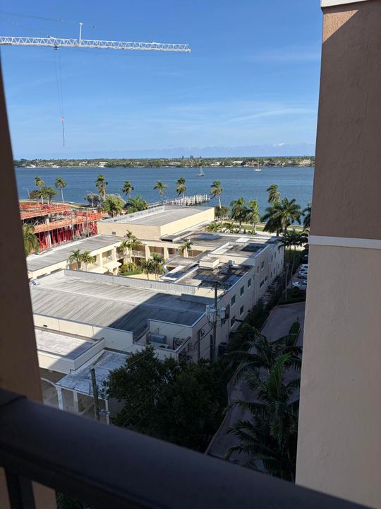 В аренду: $2,850 (2 спален, 1 ванн, 995 Квадратных фут)