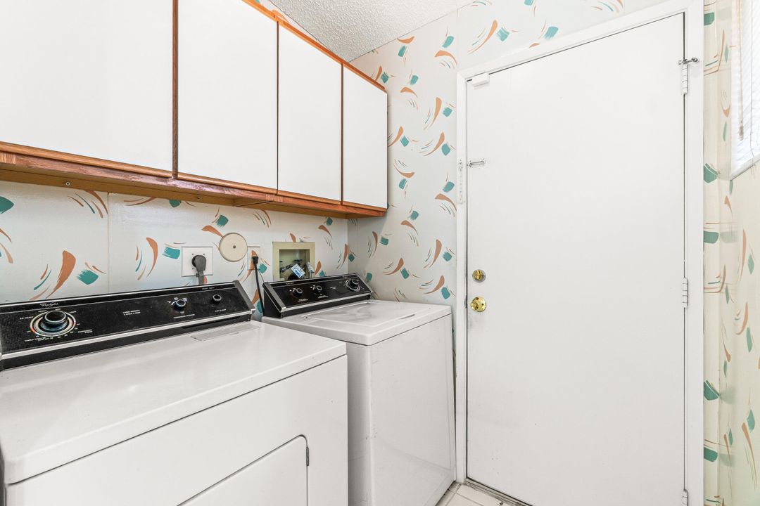 待售: $240,000 (2 贝兹, 2 浴室, 1262 平方英尺)