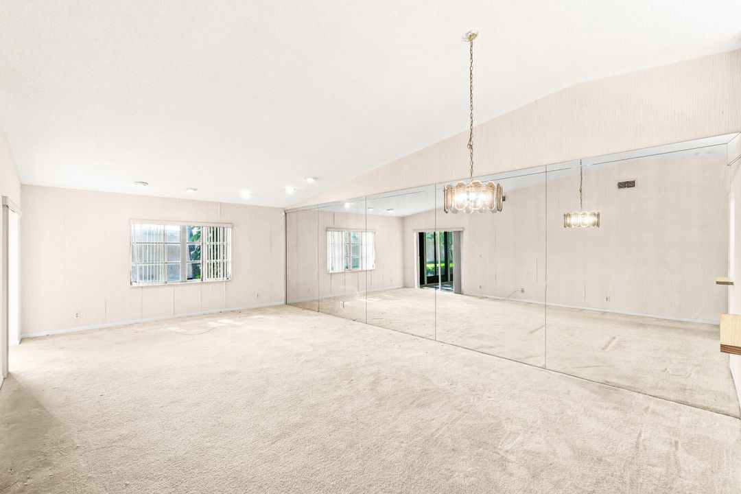 待售: $240,000 (2 贝兹, 2 浴室, 1262 平方英尺)