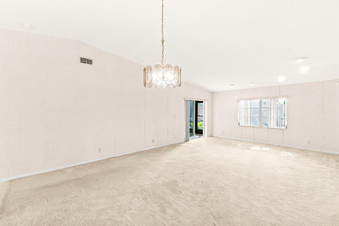 待售: $240,000 (2 贝兹, 2 浴室, 1262 平方英尺)