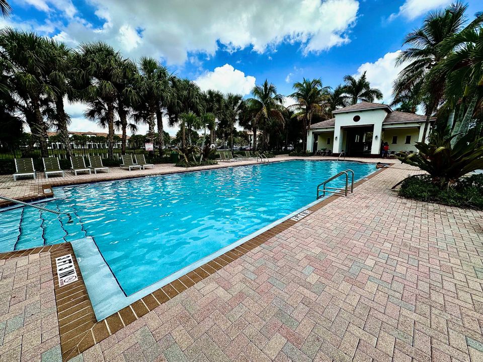 В аренду: $3,800 (2 спален, 2 ванн, 1188 Квадратных фут)