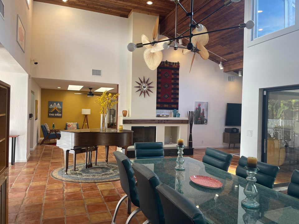 出租: $10,500 (2 贝兹, 2 浴室, 2820 平方英尺)