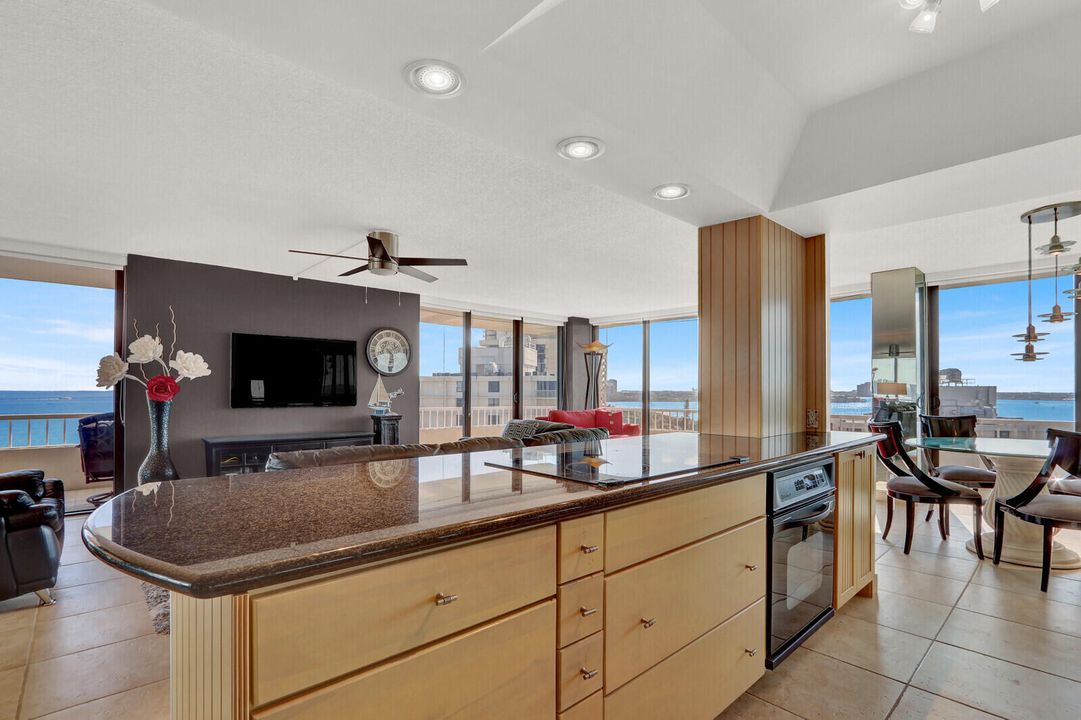 For Rent: $6,000 (2 beds, 2 baths, 1435 Square Feet)