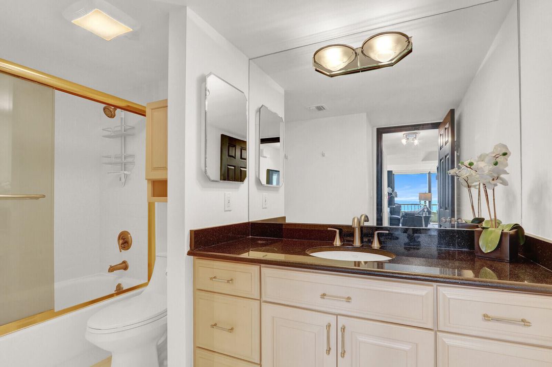 For Rent: $6,000 (2 beds, 2 baths, 1435 Square Feet)