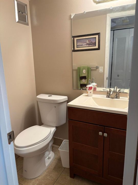 For Sale: $95,900 (1 beds, 1 baths, 684 Square Feet)