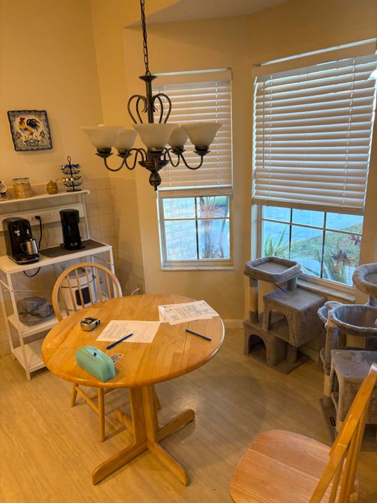 待售: $599,999 (3 贝兹, 2 浴室, 1517 平方英尺)