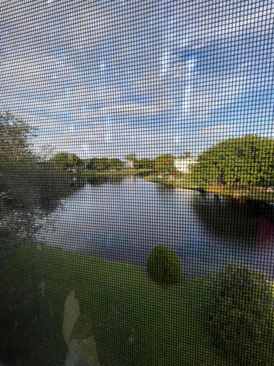 For Sale: $100,000 (1 beds, 1 baths, 715 Square Feet)