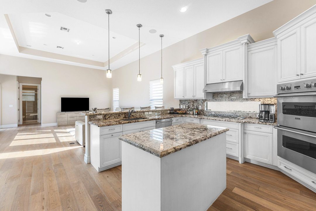 For Sale: $1,895,000 (4 beds, 3 baths, 3745 Square Feet)