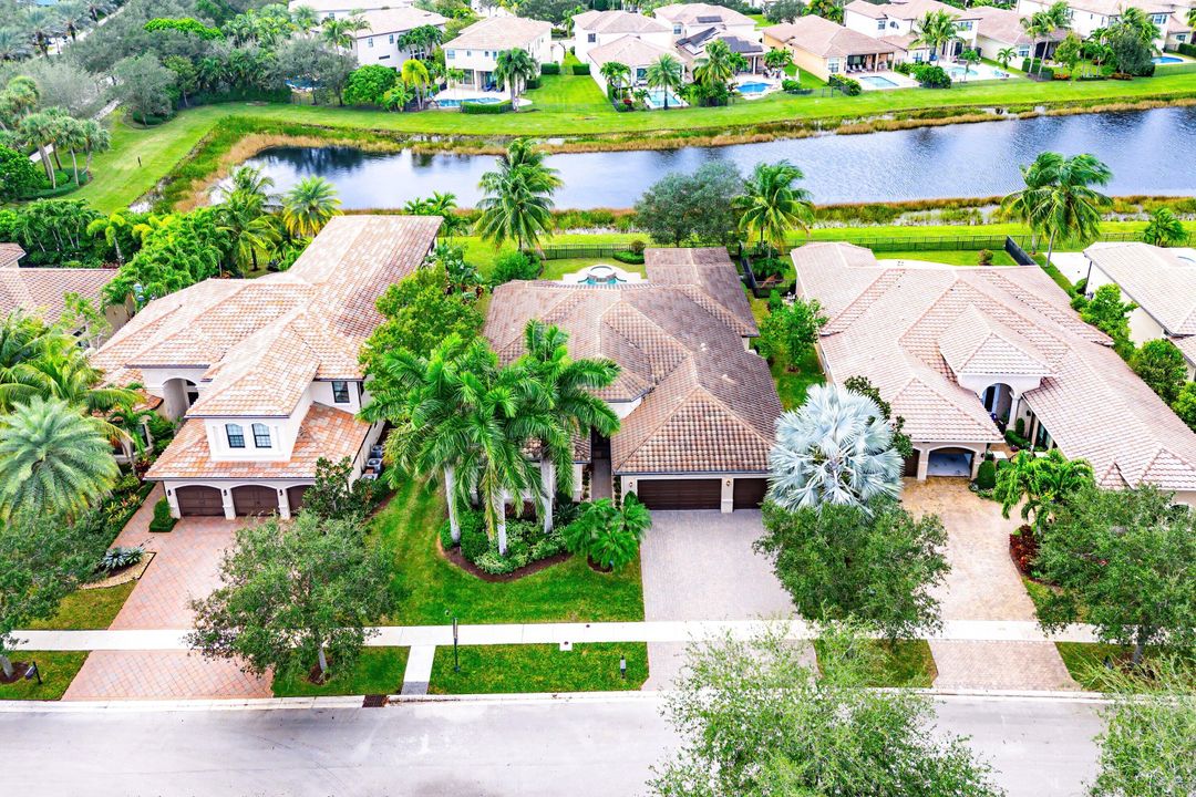 For Sale: $1,895,000 (4 beds, 3 baths, 3745 Square Feet)