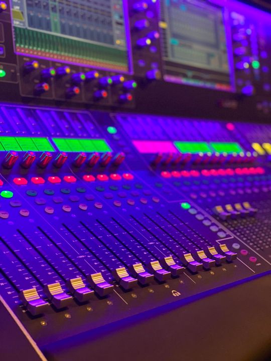 For Sale: $100,000 (1 beds, 1 baths, 715 Square Feet)