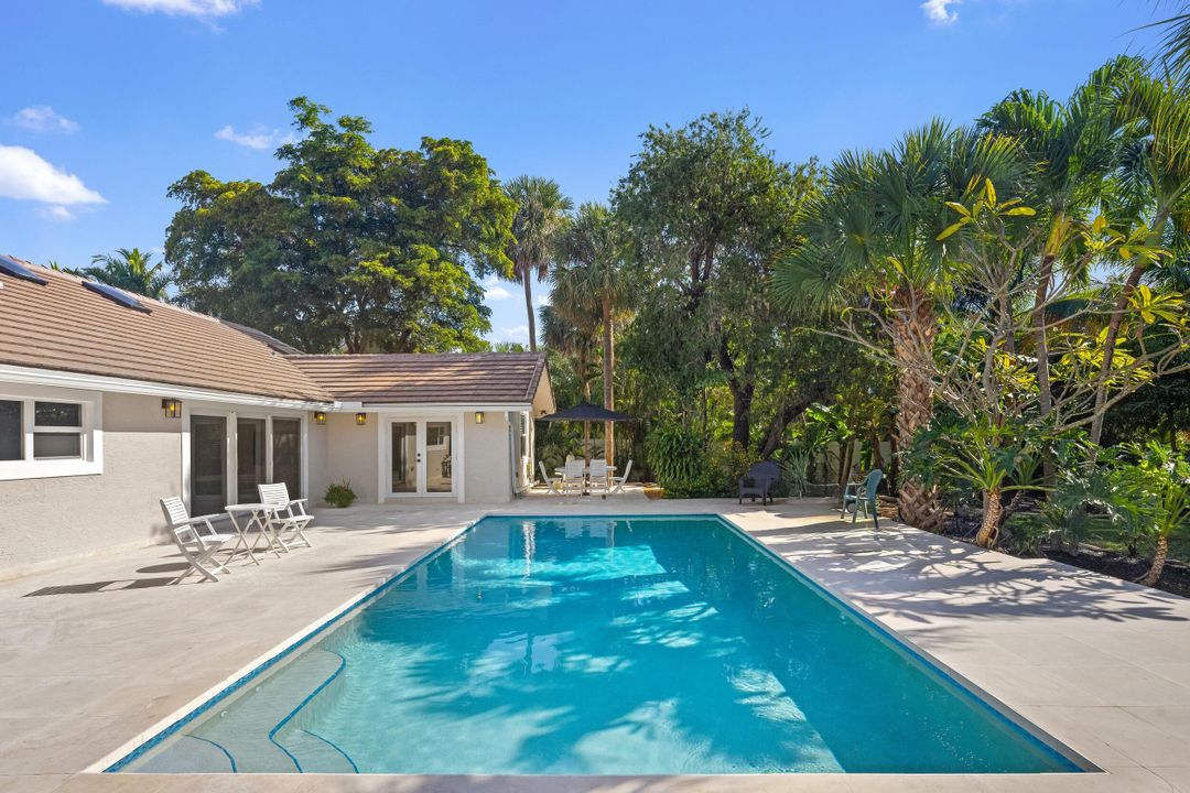 For Sale: $2,495,000 (3 beds, 2 baths, 2116 Square Feet)