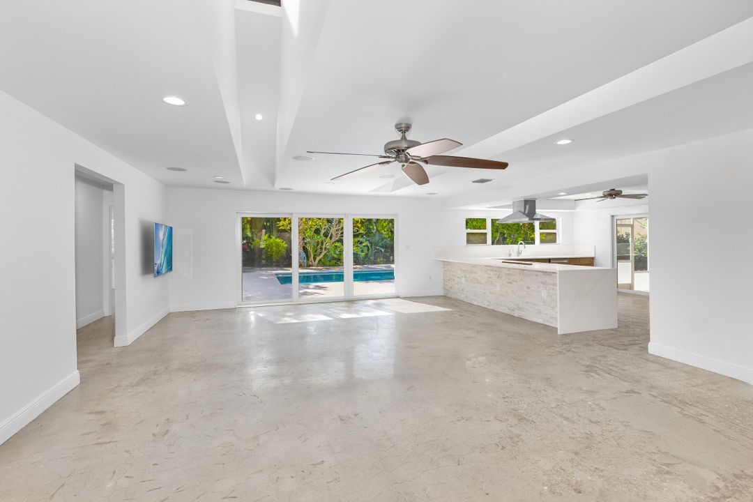 For Sale: $2,495,000 (3 beds, 2 baths, 2116 Square Feet)