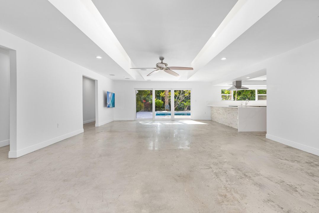 For Sale: $2,495,000 (3 beds, 2 baths, 2116 Square Feet)