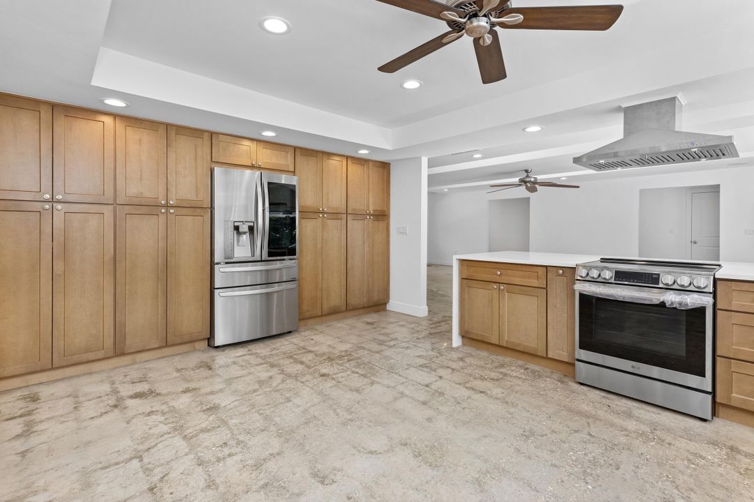 For Sale: $2,495,000 (3 beds, 2 baths, 2116 Square Feet)