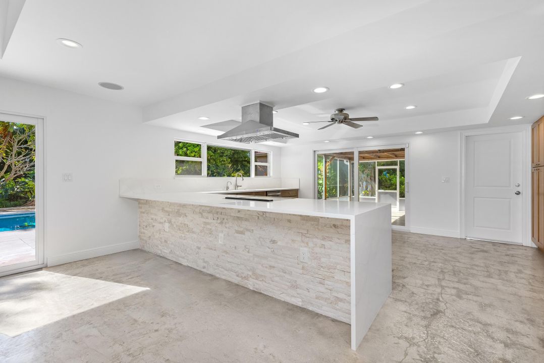 For Sale: $2,495,000 (3 beds, 2 baths, 2116 Square Feet)