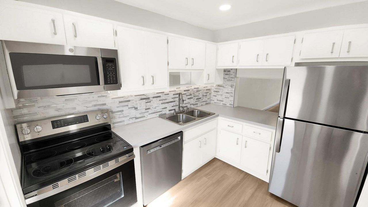 En Venta: $214,900 (2 camas, 2 baños, 1014 Pies cuadrados)