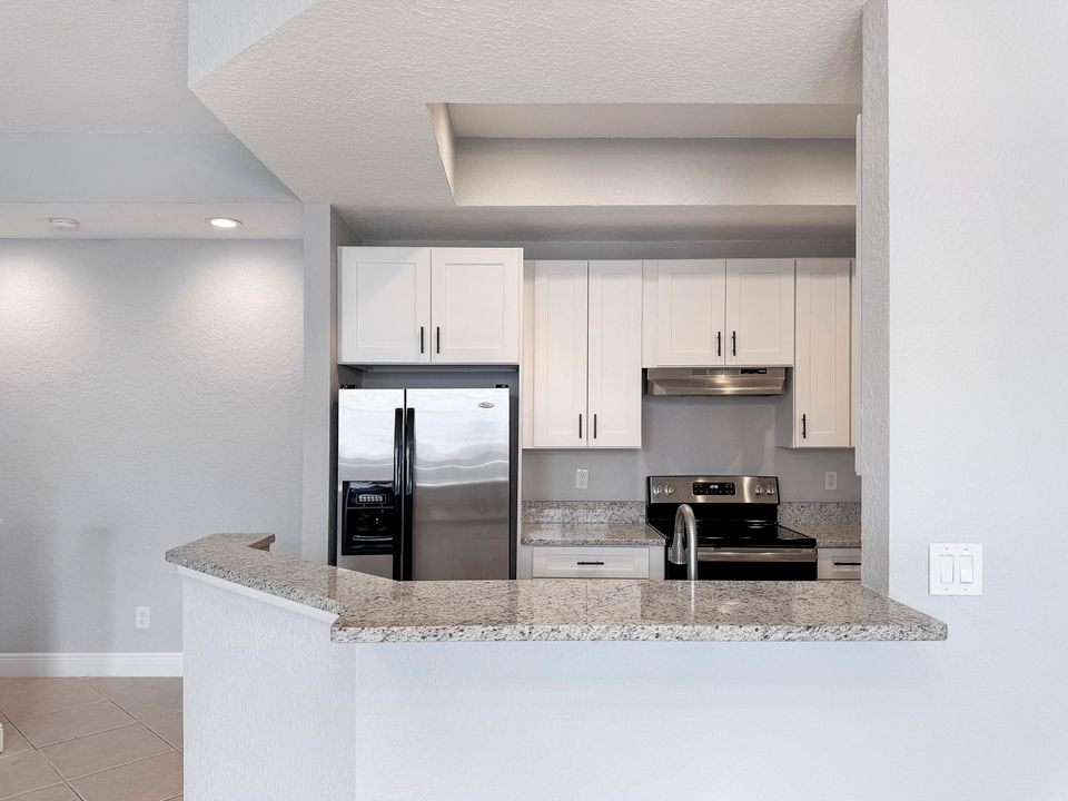 В аренду: $2,150 (2 спален, 2 ванн, 1250 Квадратных фут)