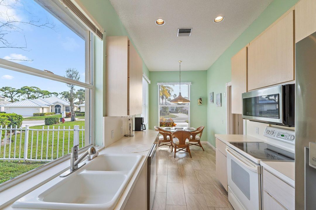 For Sale: $499,000 (3 beds, 2 baths, 2017 Square Feet)