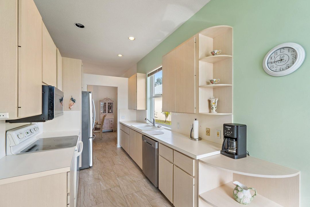 For Sale: $499,000 (3 beds, 2 baths, 2017 Square Feet)