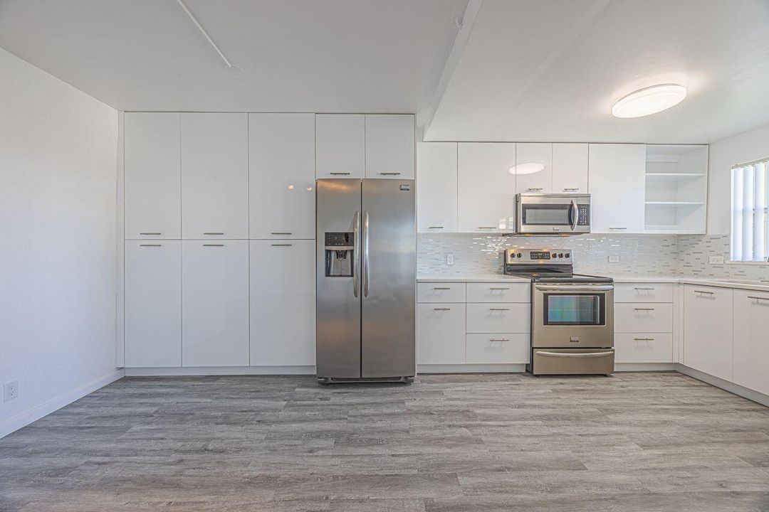 For Sale: $247,500 (2 beds, 2 baths, 1090 Square Feet)