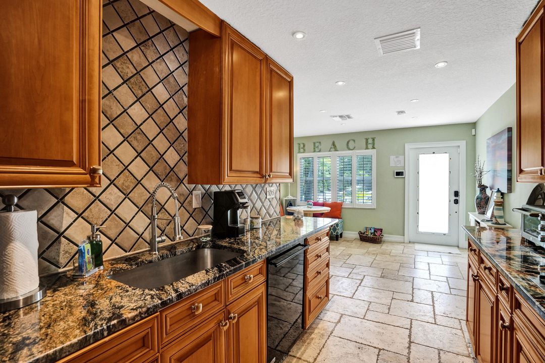 For Rent: $3,100 (2 beds, 1 baths, 816 Square Feet)