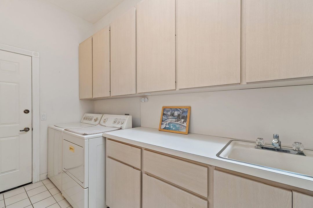 For Sale: $499,000 (3 beds, 2 baths, 2017 Square Feet)