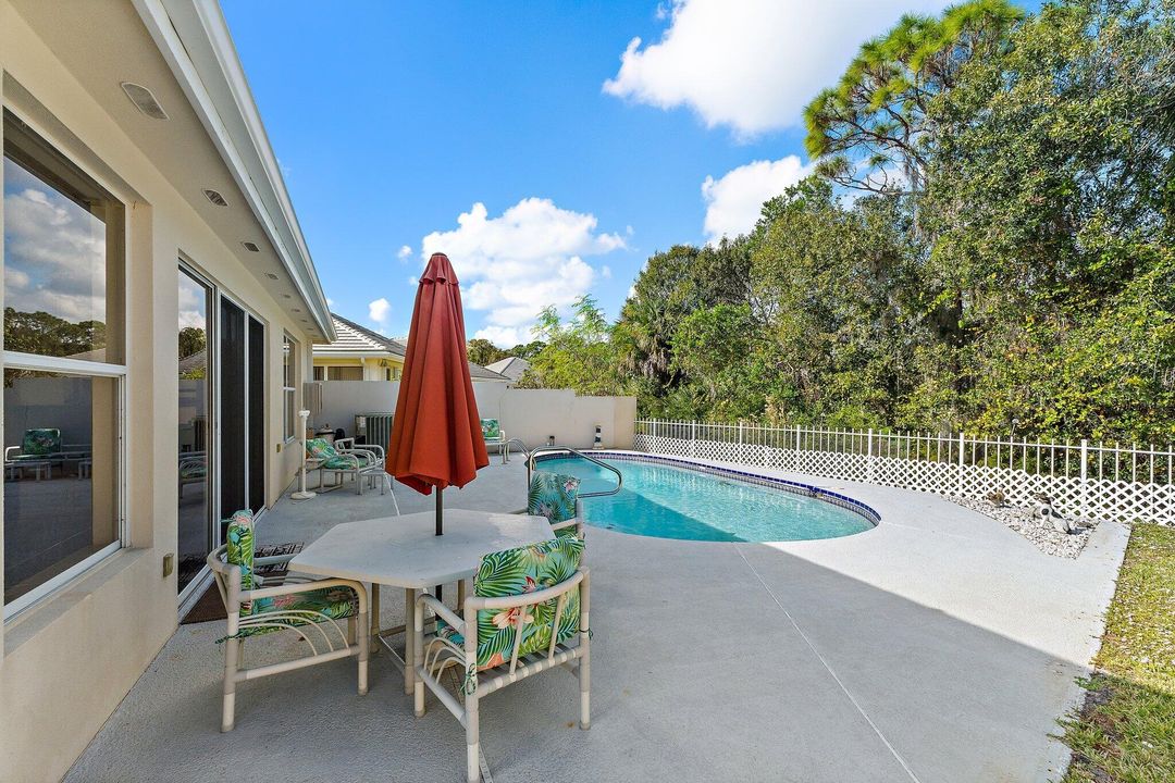 For Sale: $499,000 (3 beds, 2 baths, 2017 Square Feet)