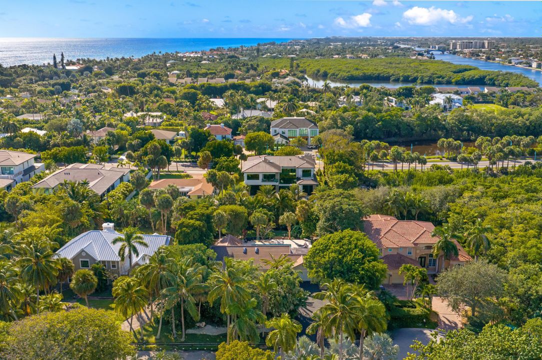 For Sale: $2,495,000 (3 beds, 2 baths, 2116 Square Feet)