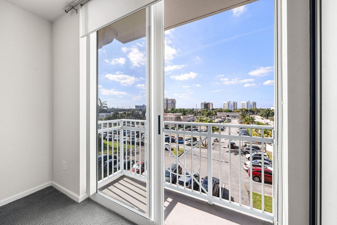 В аренду: $2,800 (2 спален, 2 ванн, 1063 Квадратных фут)