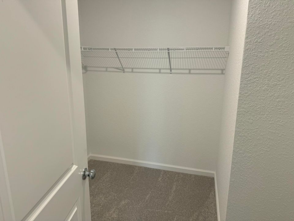 For Rent: $2,750 (5 beds, 2 baths, 2326 Square Feet)